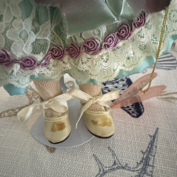 Franklin Heirloom Porcelain Doll Maryse Nicole Treasure Stand Bag - Picture 4 of 9